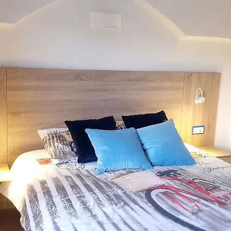 Carrer Acacies Apartment Girona